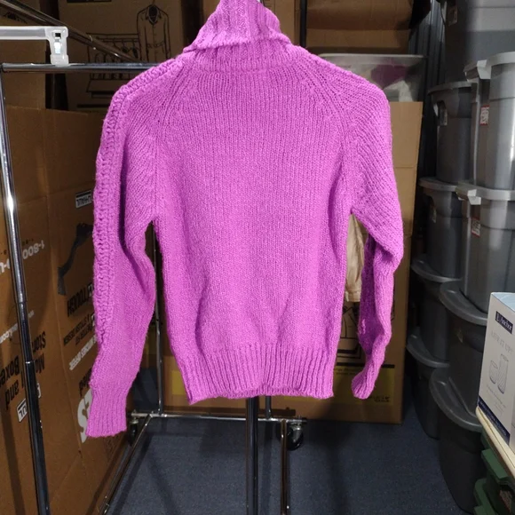 Elegant Lilac Cable Knit Sweater - Picture 2 of 3
